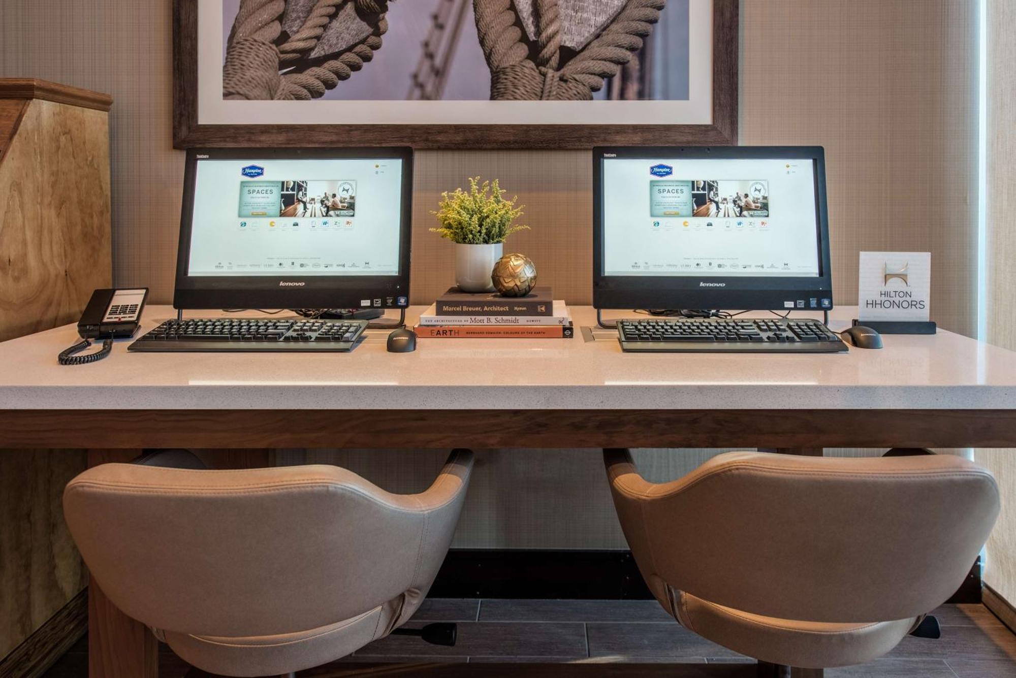 Hampton Inn & Suites Washington, D.C. - Navy Yard Εξωτερικό φωτογραφία